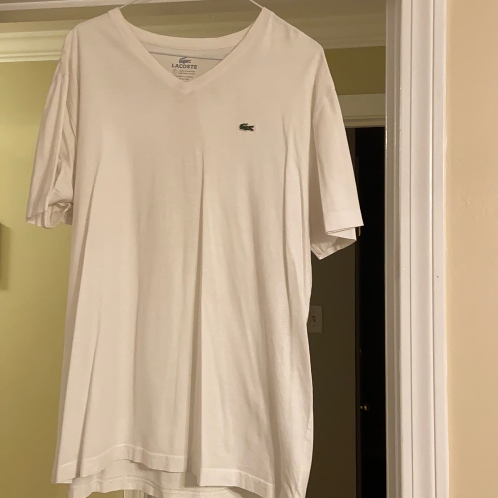 Men’s white v neck shirt